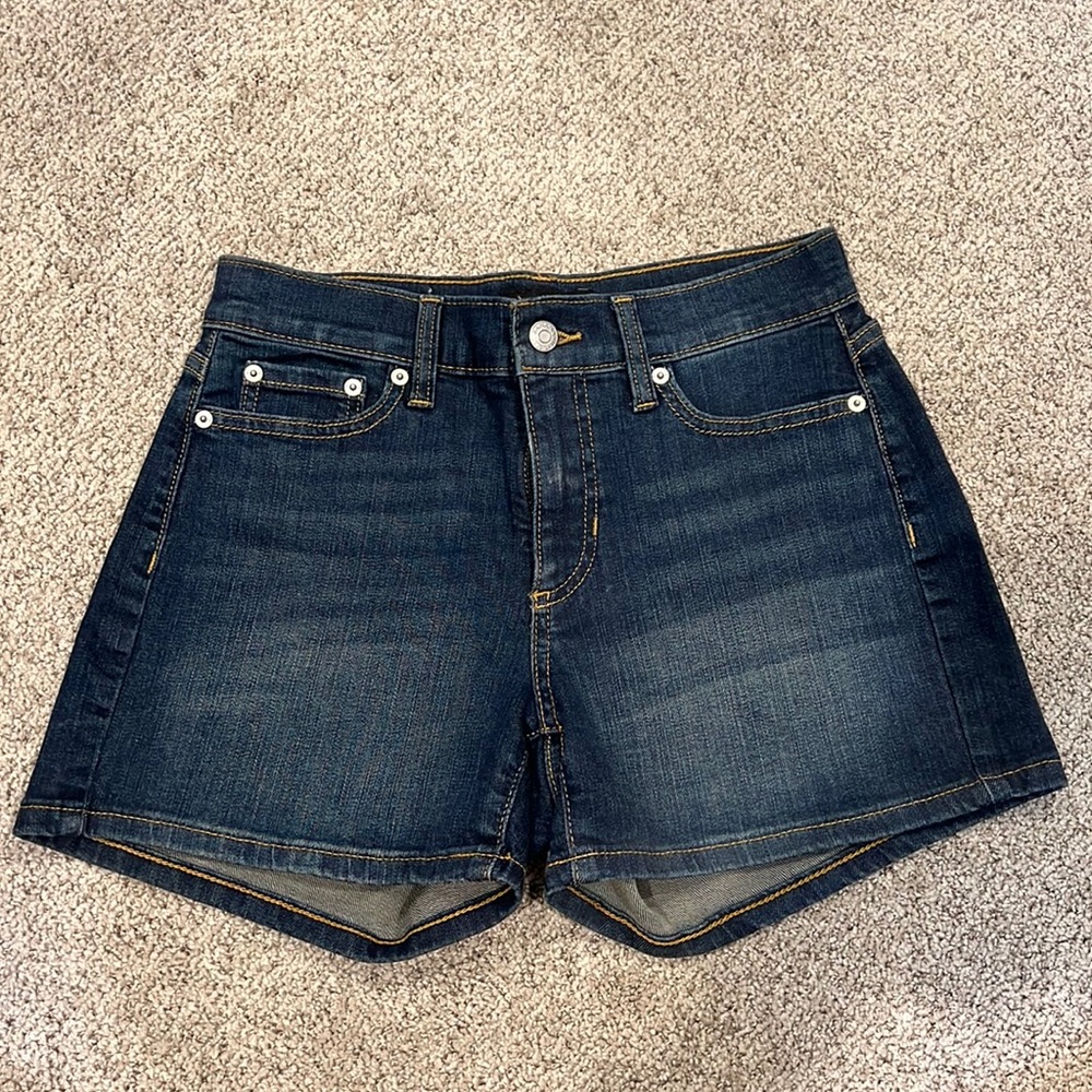 Banana Republic, 3 inch inseam shorts size 26/2